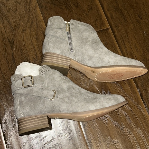 Vince Camuto ankle boot - sz 3 - NEW - Picture 3 of 3